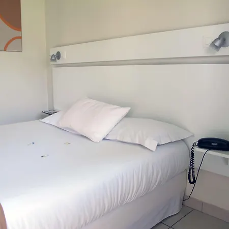 Hotel Kyriad Saintes