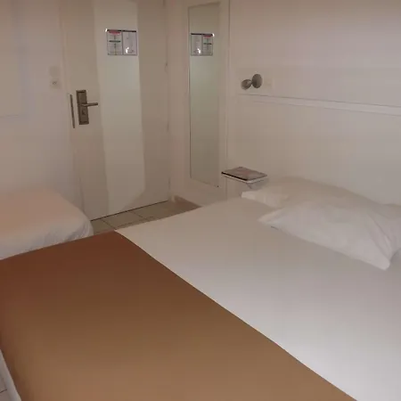 Kyriad Hotel Saintes