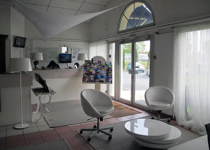 Hotel Kyriad Saintes