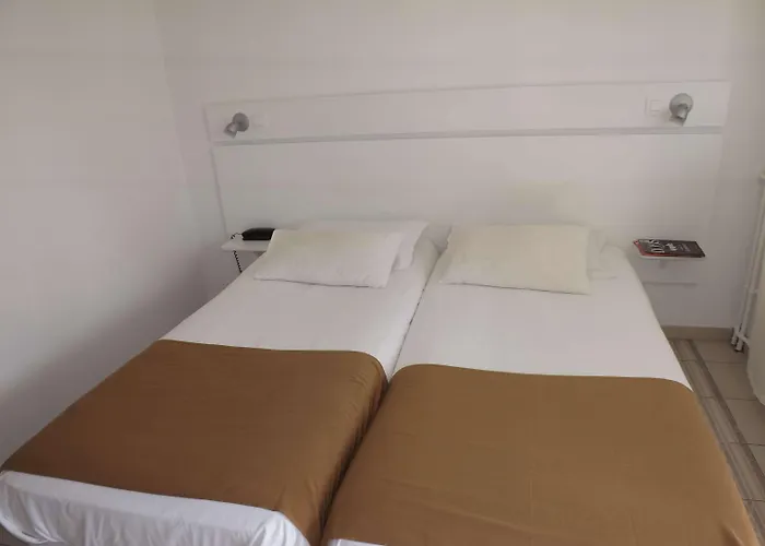 Kyriad Hotel Saintes