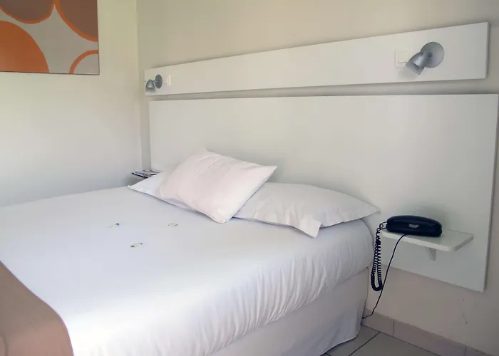 Hotel Kyriad Saintes