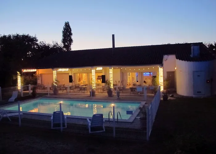 Kyriad Hotel Saintes