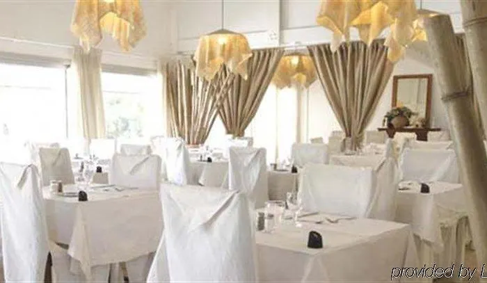 Kyriad Hotel Saintes